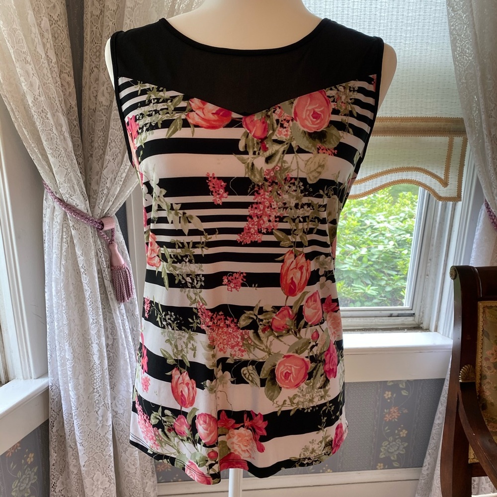 Sleeveless blouse